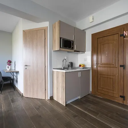 Ultima Summer Residence, Nilie Hospitality Mgmt Apartment
